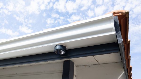 Seamless Gutters Installation in Palm Harbor