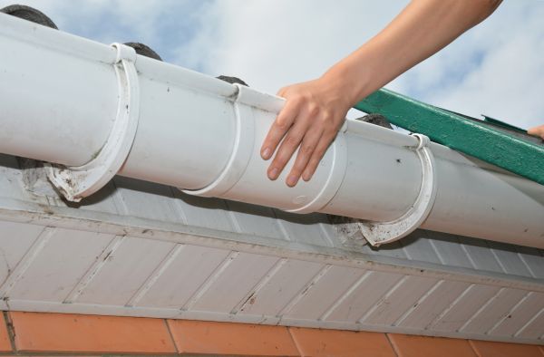 Gutter Reattachment in Palm Harbor