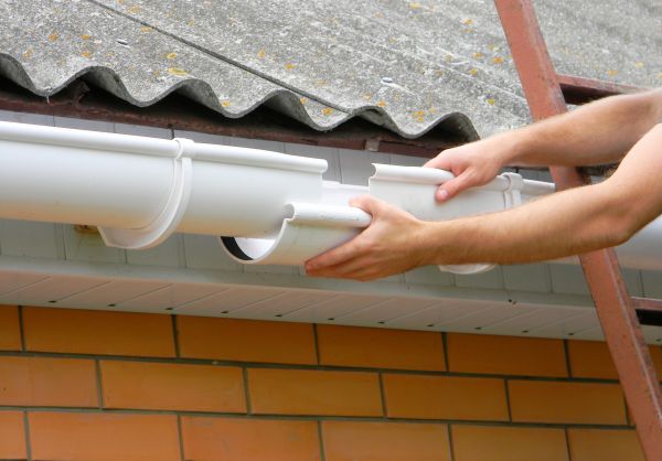 Cost of Gutter Hanging in Palm Harbor